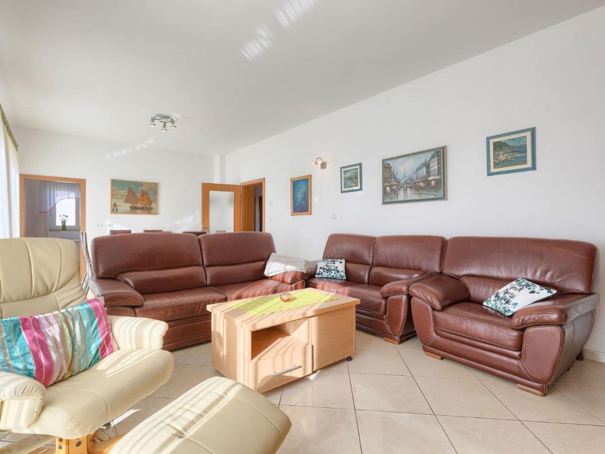 Apartment Laura By Interhome Galižana Buitenkant foto