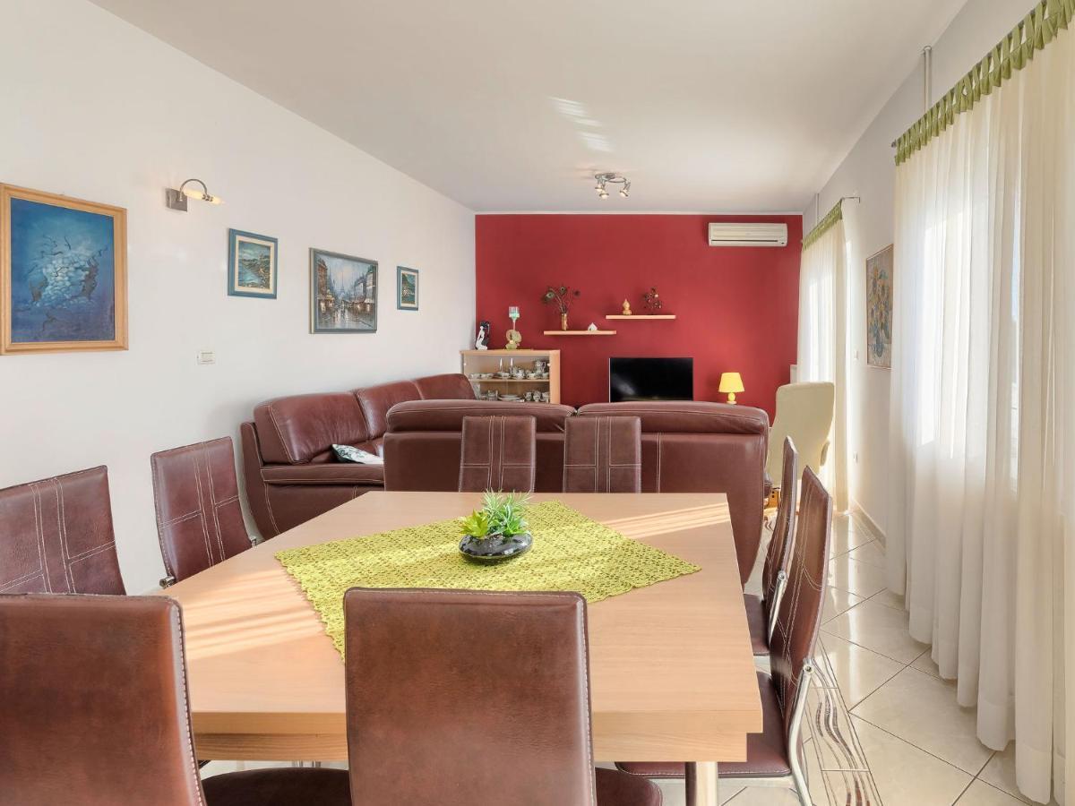 Apartment Laura By Interhome Galižana Buitenkant foto