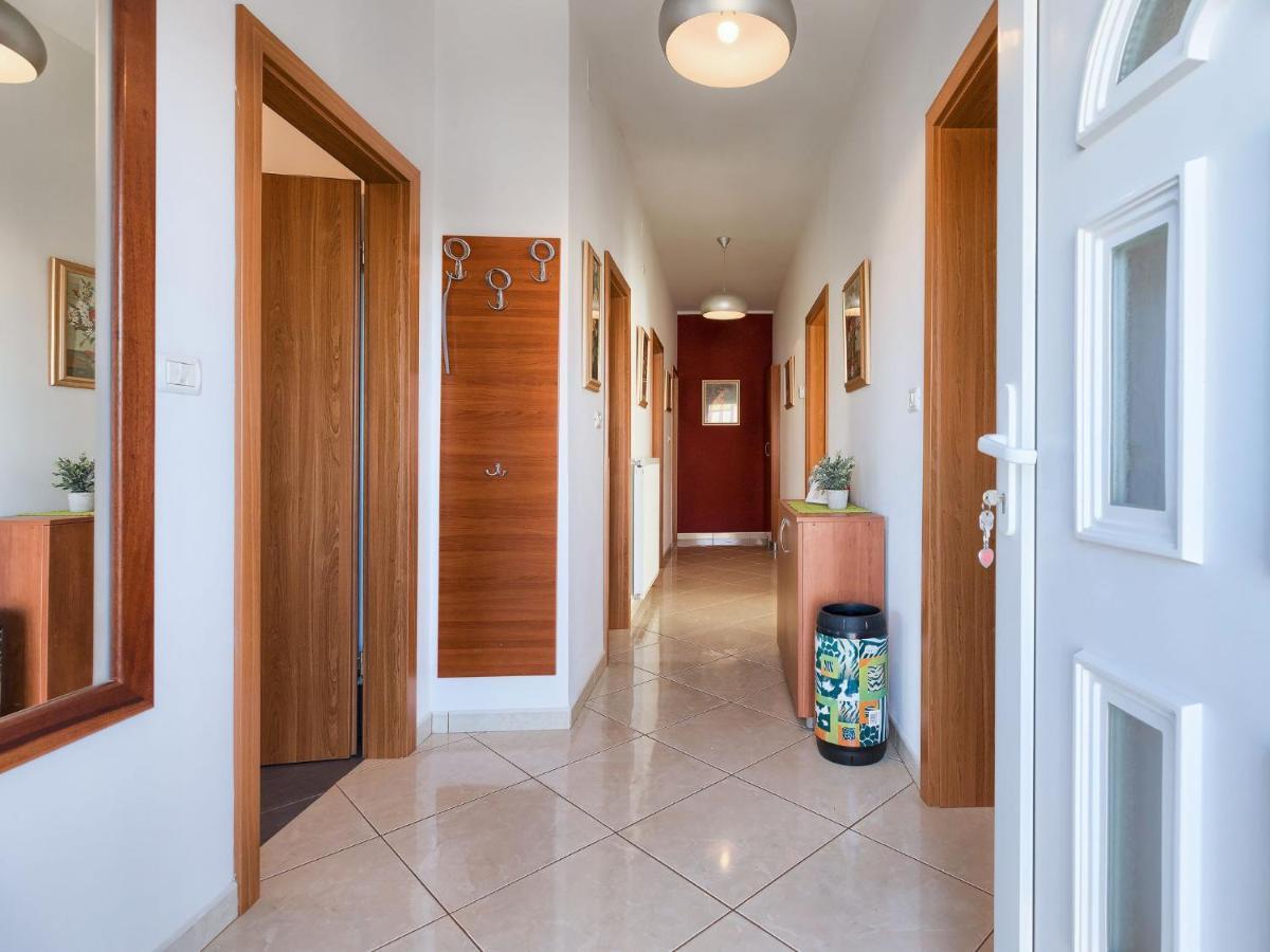 Apartment Laura By Interhome Galižana Buitenkant foto