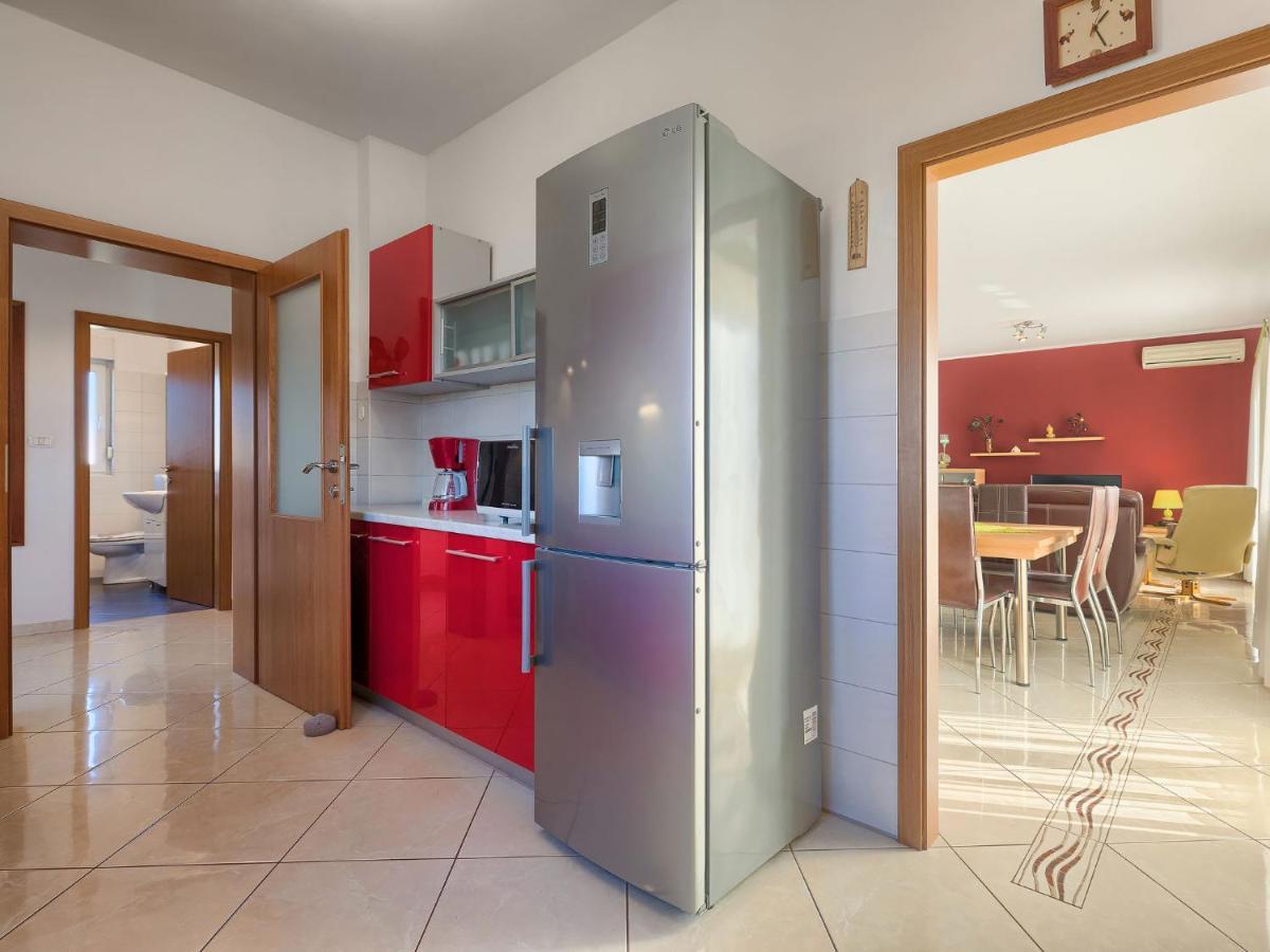 Apartment Laura By Interhome Galižana Buitenkant foto